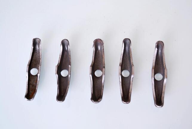 止水螺桿山型卡價格是由質(zhì)量和重量決定的(圖2) 止水螺桿山型卡價格是由質(zhì)量和重量決定的(圖2)