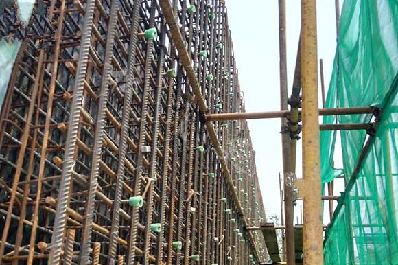 三段式止水螺桿建筑工地中如何使用?(圖1) 三段式止水螺桿建筑工地中如何使用?(圖1)